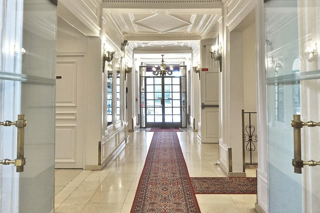 Hotel Touring Opera 3*