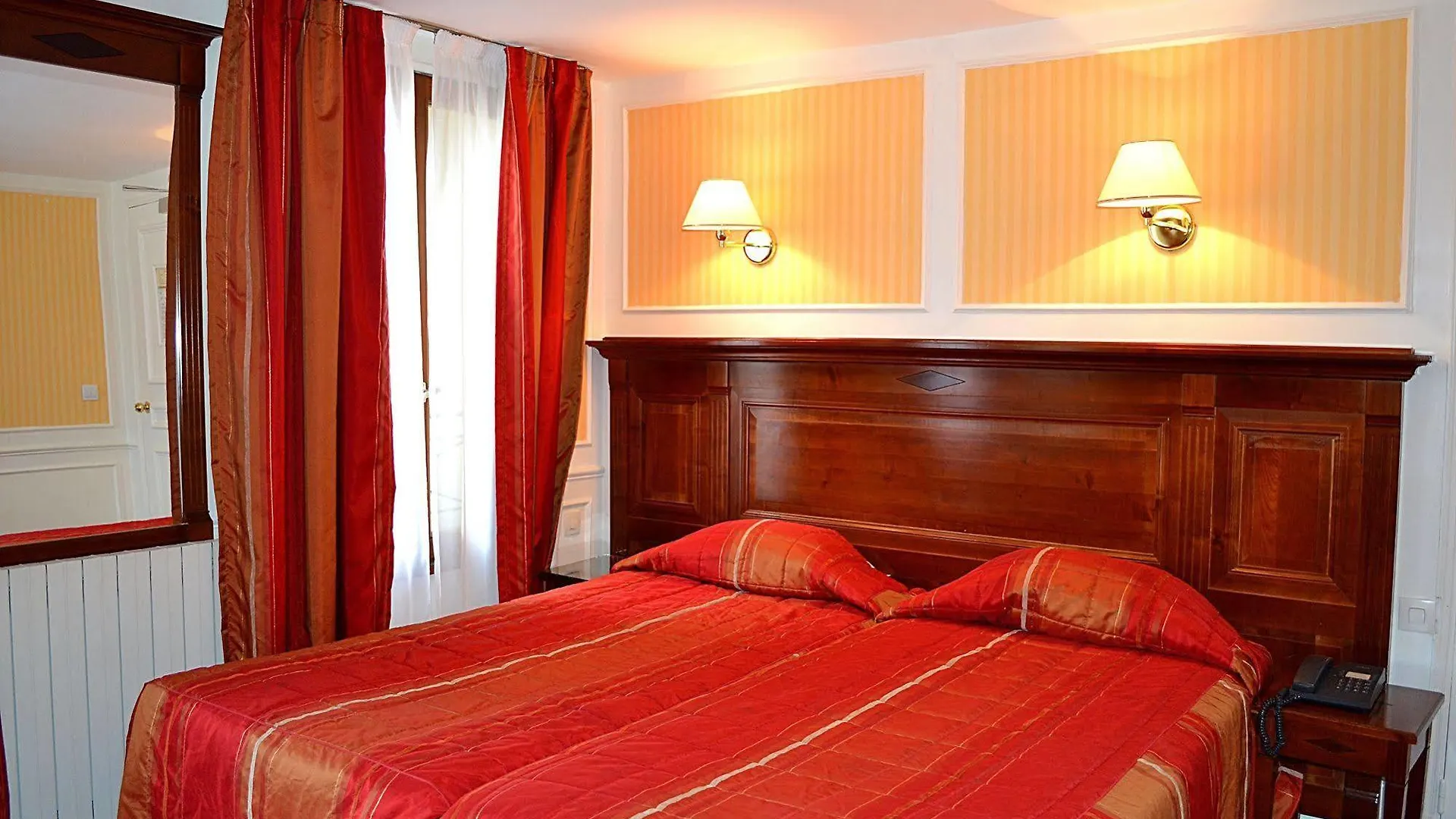 Touring Opera Hotel Paris