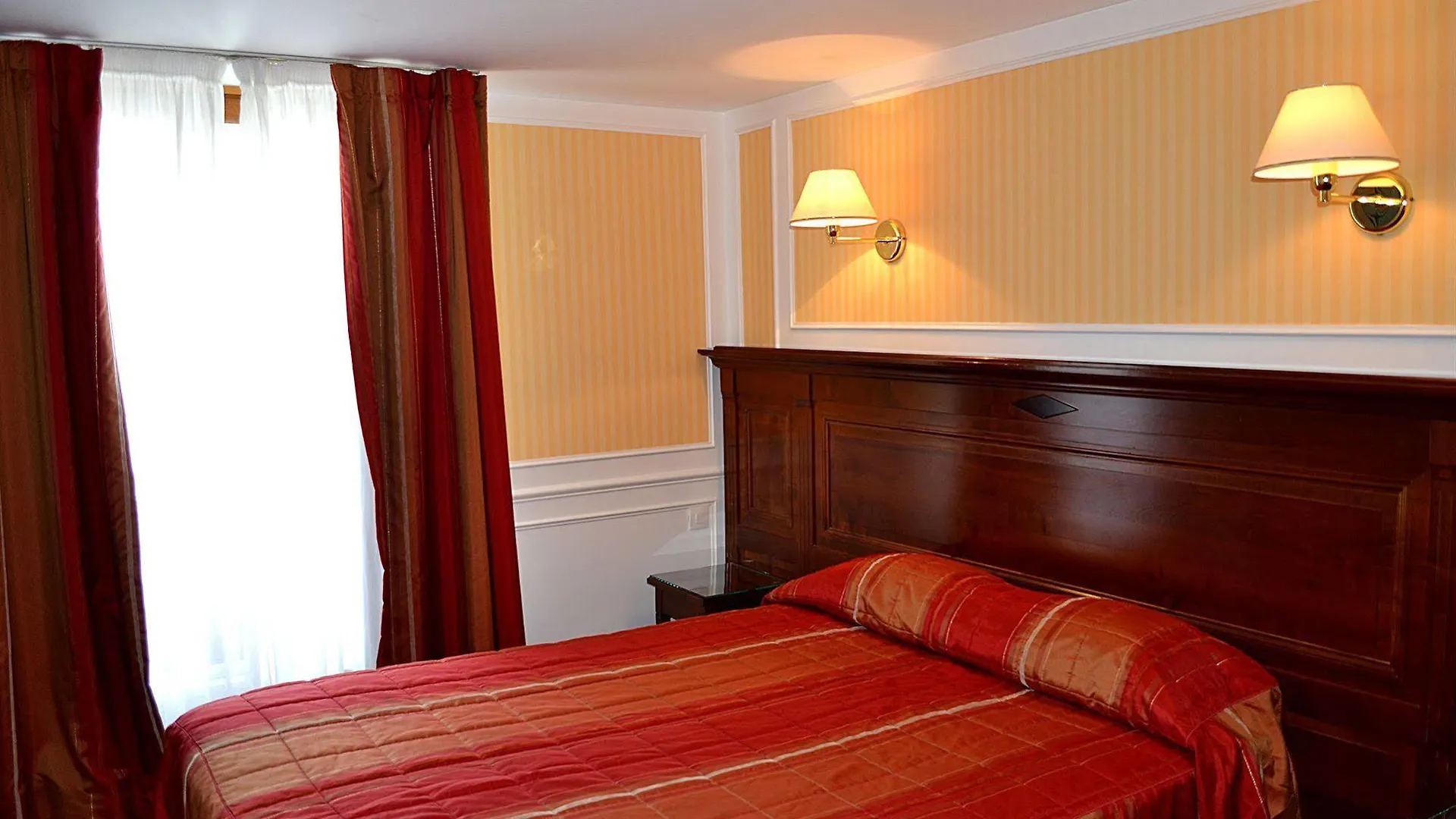 Hotel Touring Opera Paris