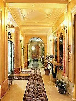 Touring Opera Hotel Paris
