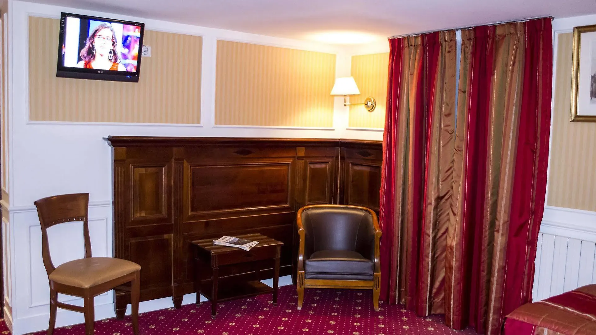 Hotel Touring Opera 3*